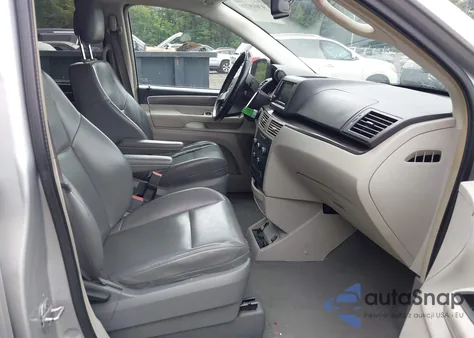 2010 Volkswagen Routan Se z USA, uszkodzony, nr VIN 2V4RW3D12AR296047